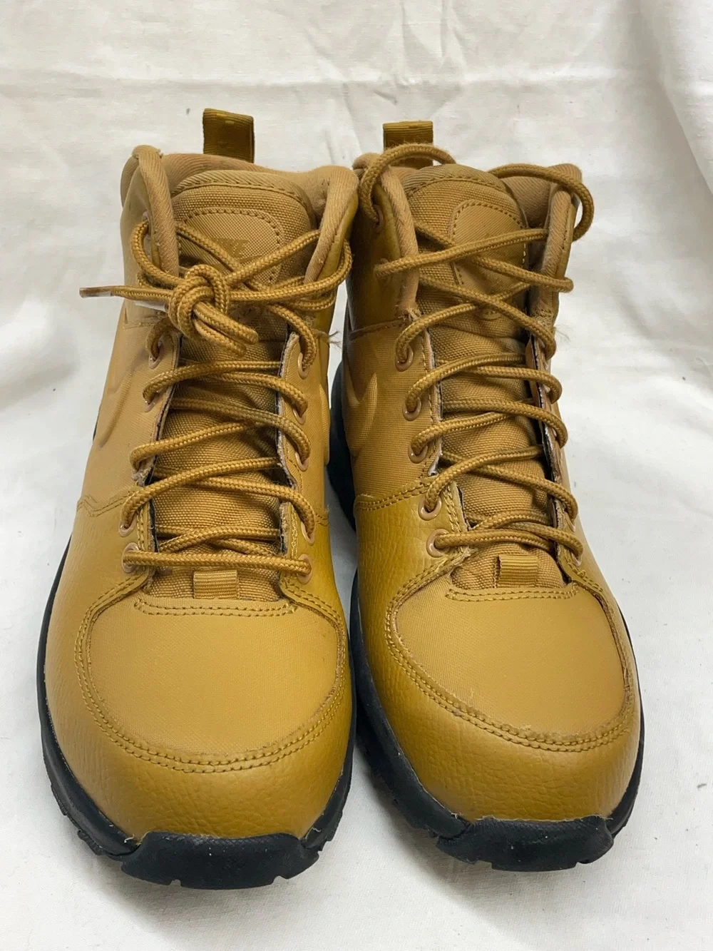 Nike Casual High-Top leather Sneakers boot in Tan youth sz 5